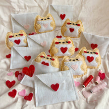 Load image into Gallery viewer, mini felt boop plush - ♡ envelope
